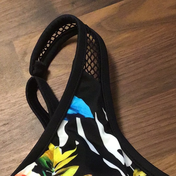 Venus DD swim top - Picture 2 of 4